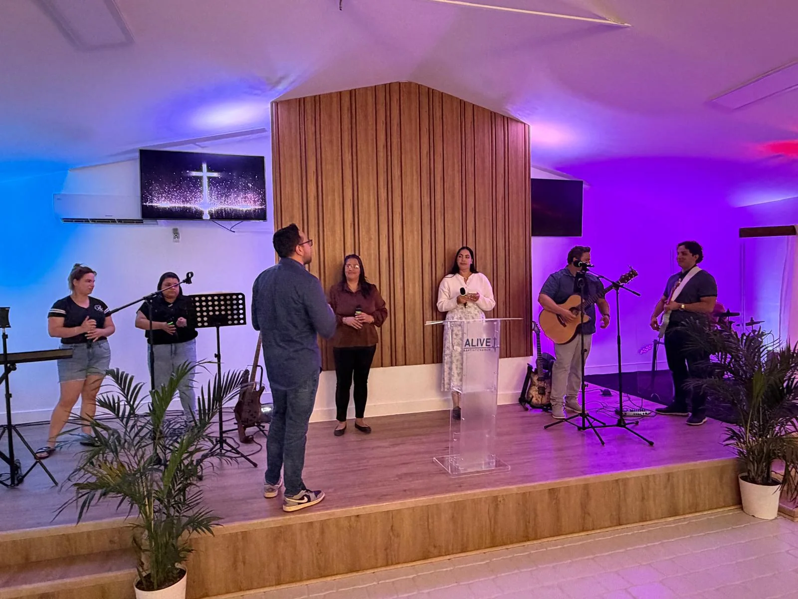 Música y servicio en la iglesia local